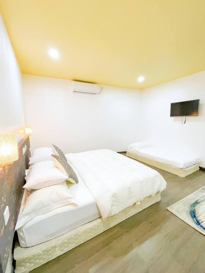 Fatims Beach House Maafushi Exterior photo